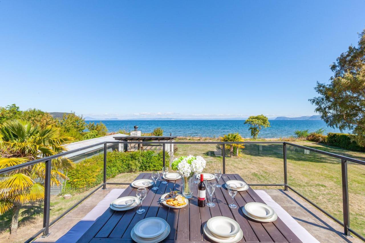 Lakefront Villa - Waitahanui Holiday Home Exterior foto