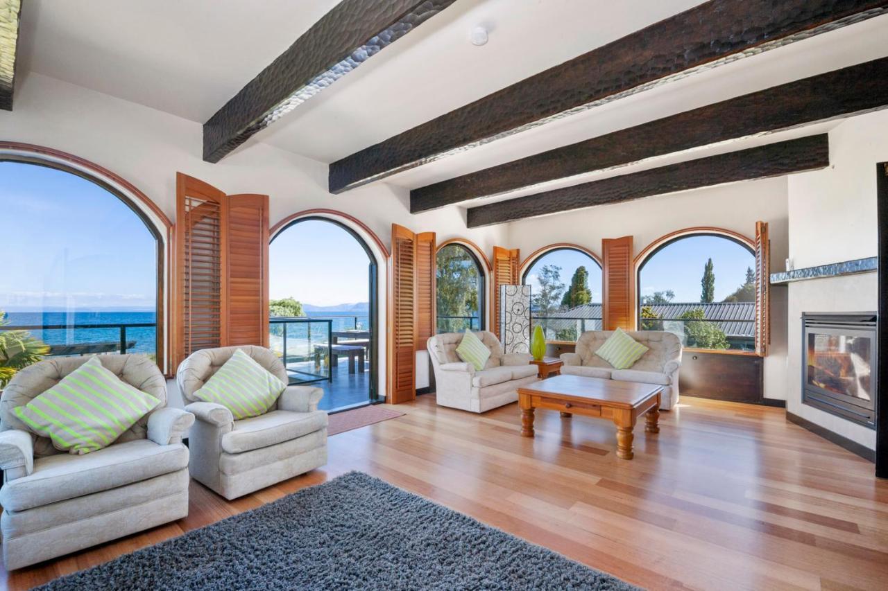 Lakefront Villa - Waitahanui Holiday Home Exterior foto