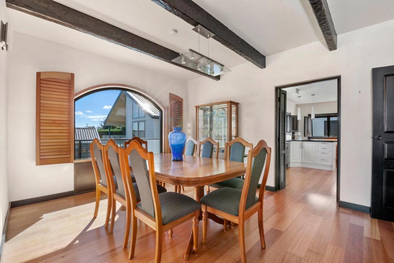 Lakefront Villa - Waitahanui Holiday Home Exterior foto
