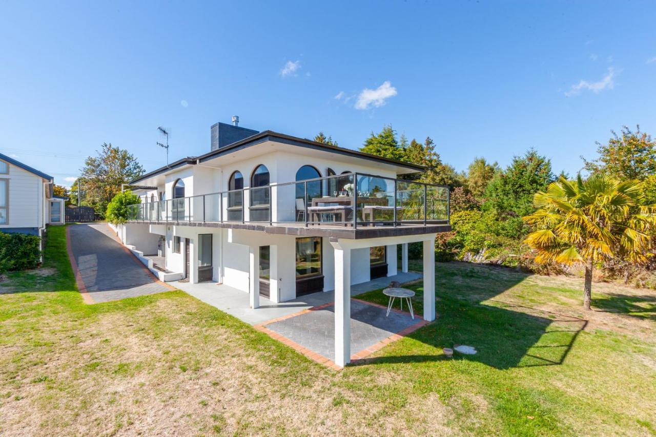 Lakefront Villa - Waitahanui Holiday Home Exterior foto